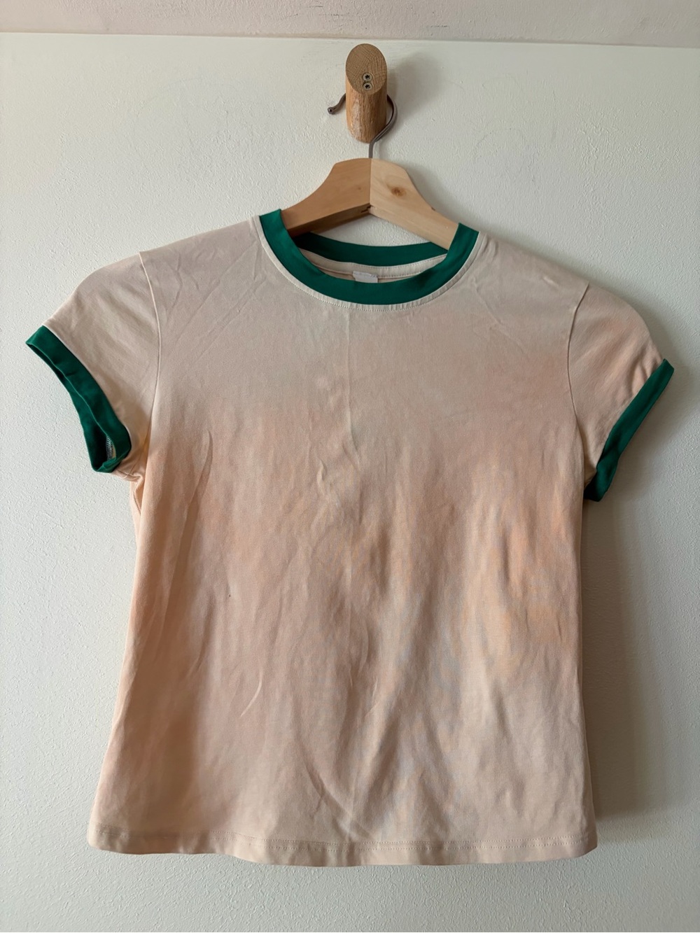 NWOT Lululemon Women’s Cream Ringer Tee with Green Trim